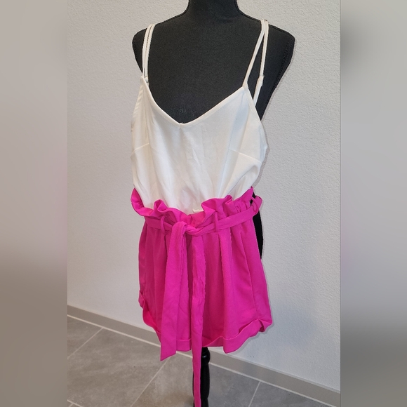 Color blocking Romper Ivory and Fuchsia (L) - Picture 6 of 11